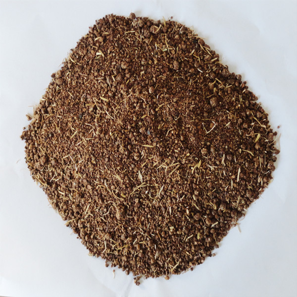 Tea seed meal with straw